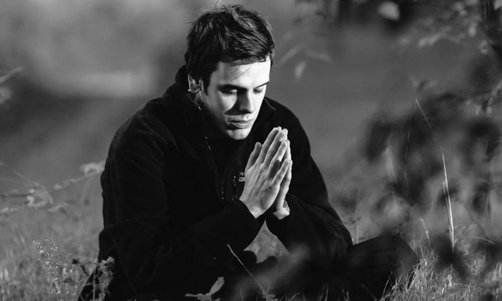 5 Famous People Who Use Meditation to Manifest Their Dreams
