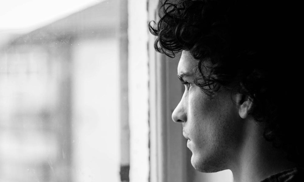 4 Signs You’re Not Happy With Life (And What You Can Do About It)